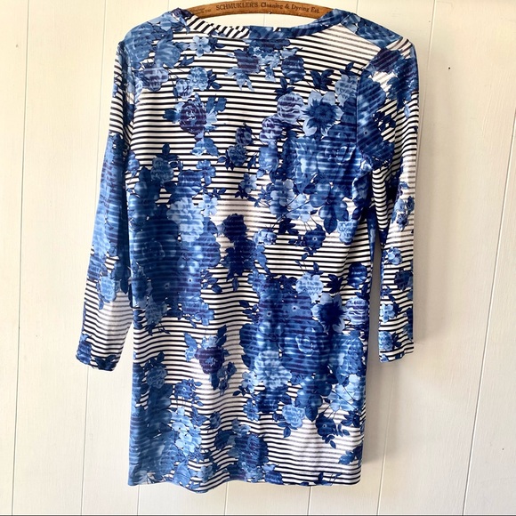 Susan Graver Blue Stripes and Flowers Top XS - Picture 2 of 3